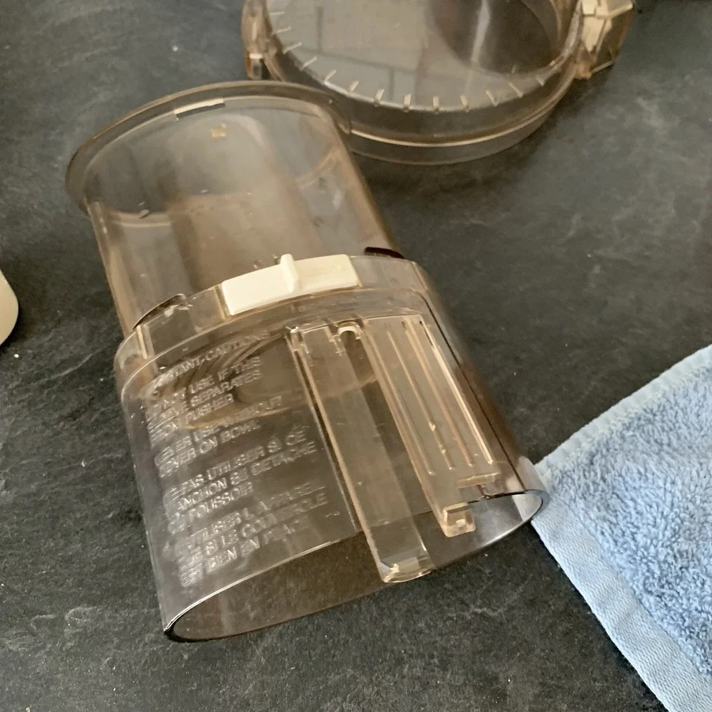 Cuisinart Food Processor Amber Lid & Chute Pusher DLC-10 Replacement‎ Part